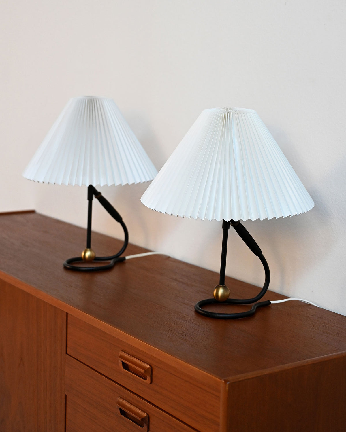 Coppia di lampade modello “Kip-Lamp” di Kaare Klint, anni ’40 2