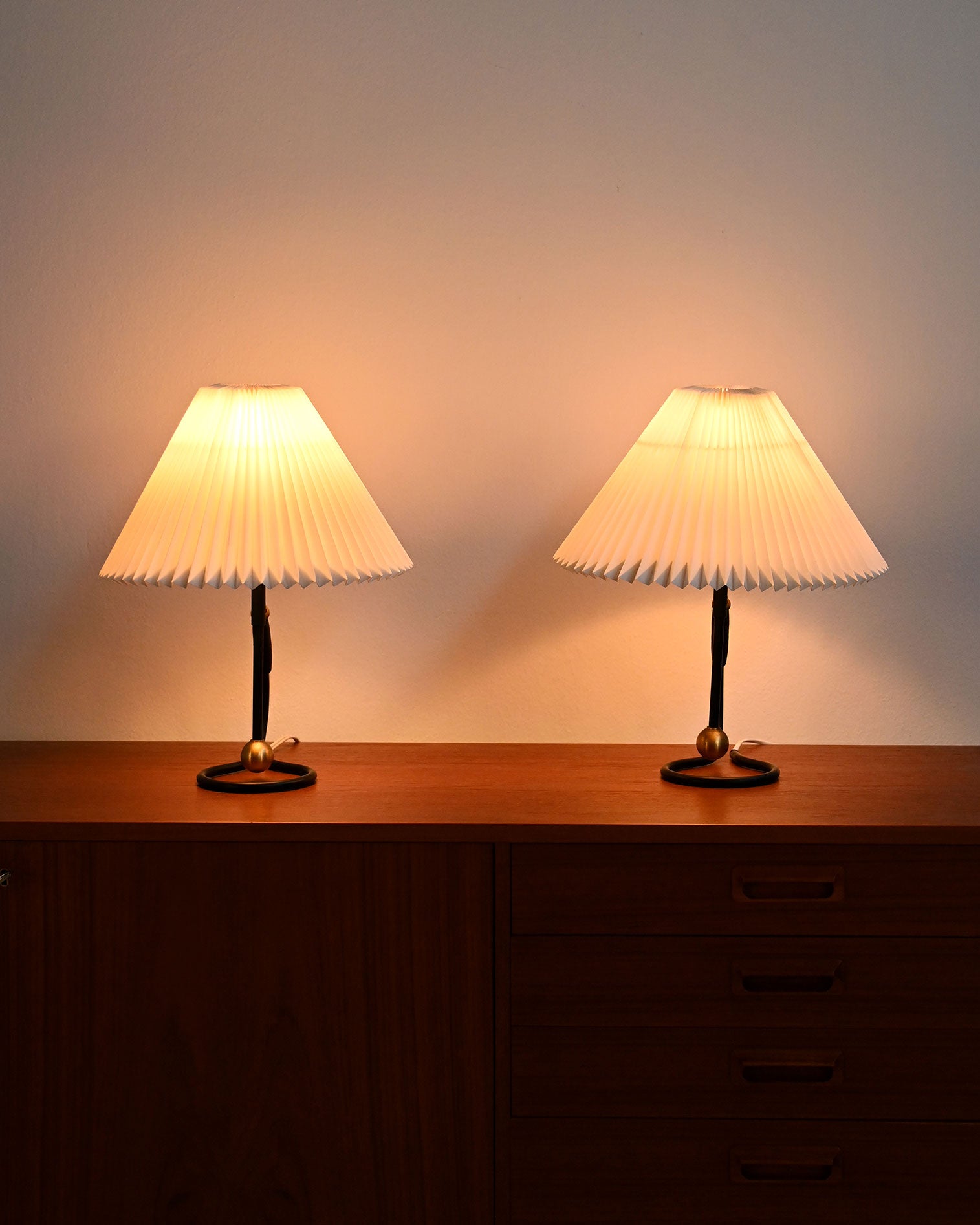 Coppia di lampade modello “Kip-Lamp” di Kaare Klint, anni ’40 3