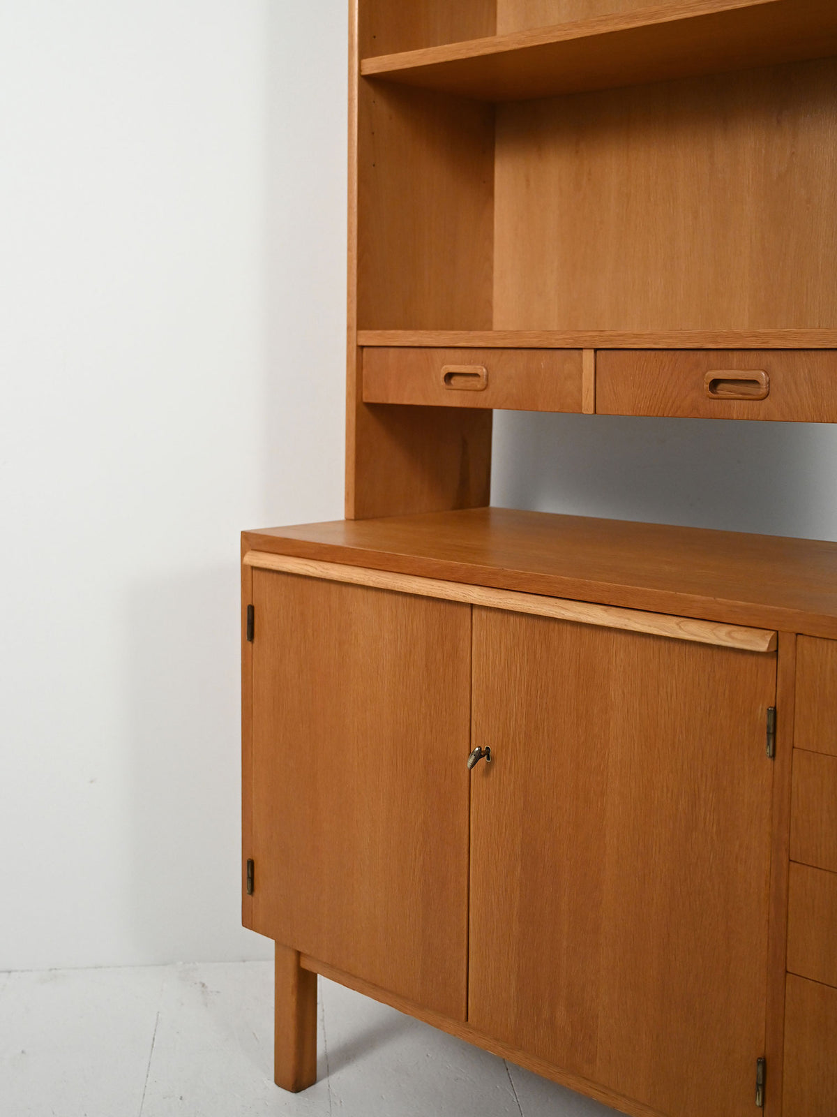 Sideboard-libreria scandinava in rovere, anni ’60 6