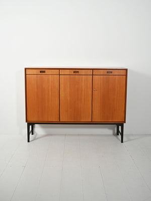 Highboard scandinavo anni 60–70 di “Skaraborgs” 1