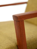 Coppia di poltrone danesi in teak con tappezzeria verde 9