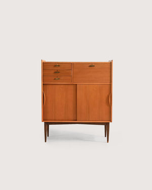 Cabinet danese anni ’50 con maniglie in ottone
