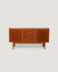 Sideboard scandinavo anni ’50 con maniglie intarsiate