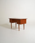 Scrivania scandinava in teak con sei cassetti, anni '60