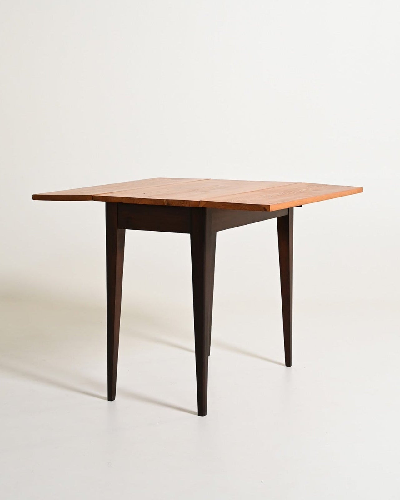 Tavolo scandinavo a bandelle in pino massello, anni '60